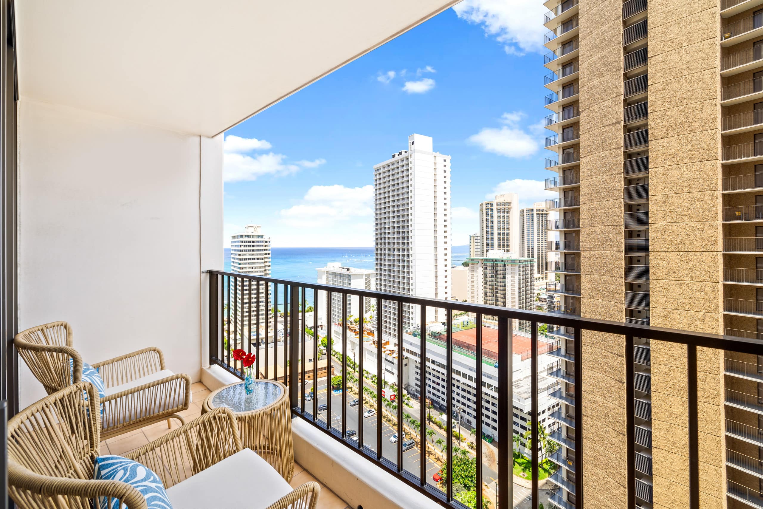 Condo in Honolulu · ★4.88 · 1 bedroom · 3 beds · 1 private bath - Image 22
