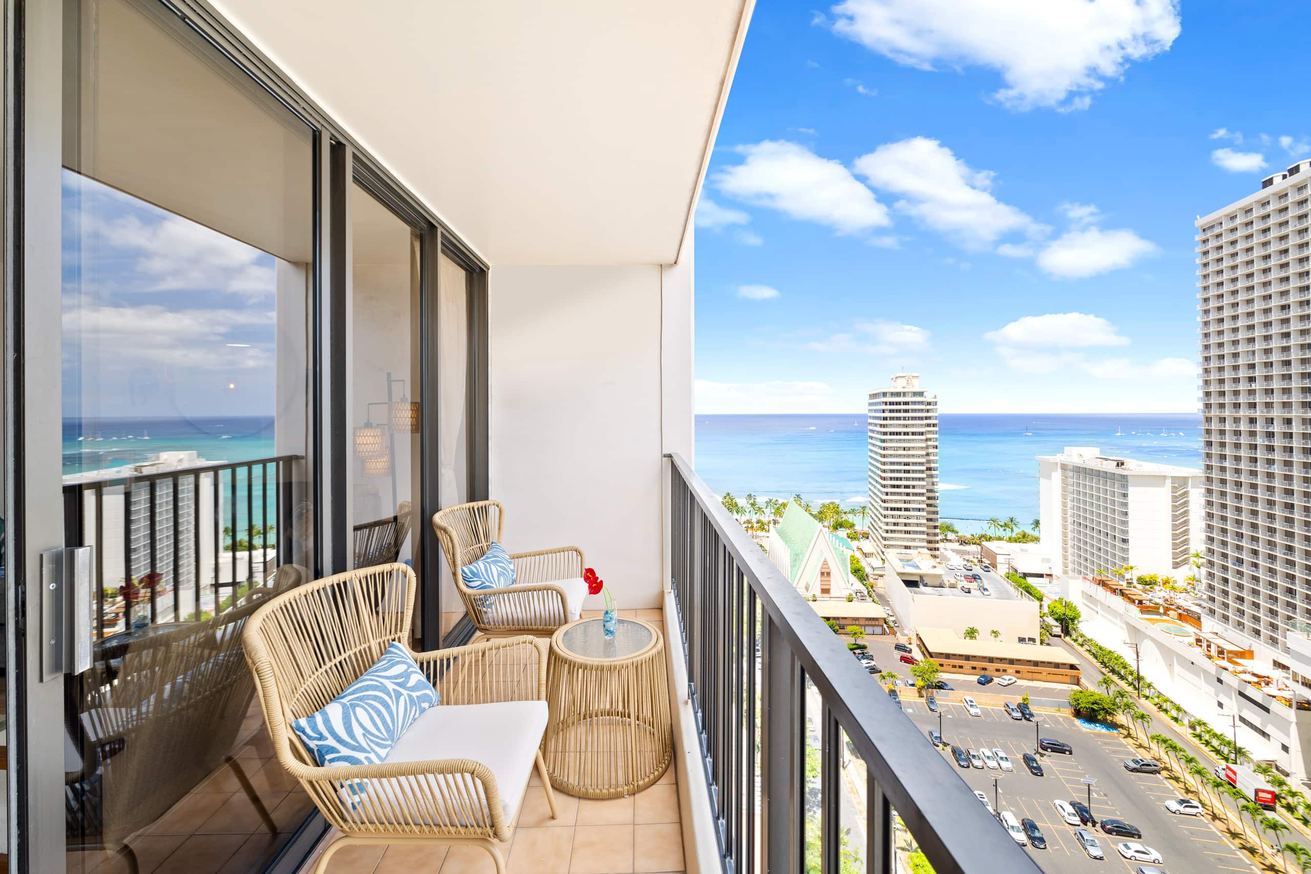 Condo in Honolulu · ★4.88 · 1 bedroom · 3 beds · 1 private bath - Image 21