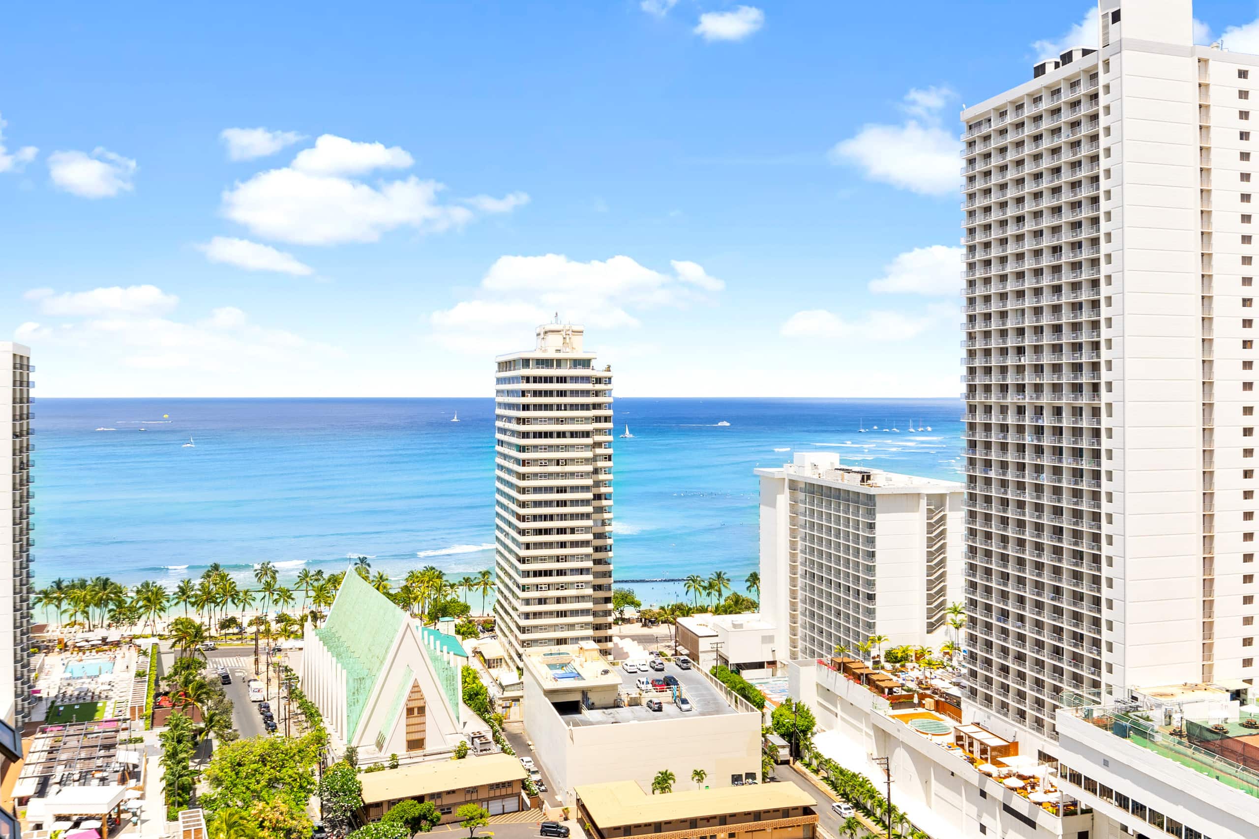 Condo in Honolulu · ★4.88 · 1 bedroom · 3 beds · 1 private bath - Image 25
