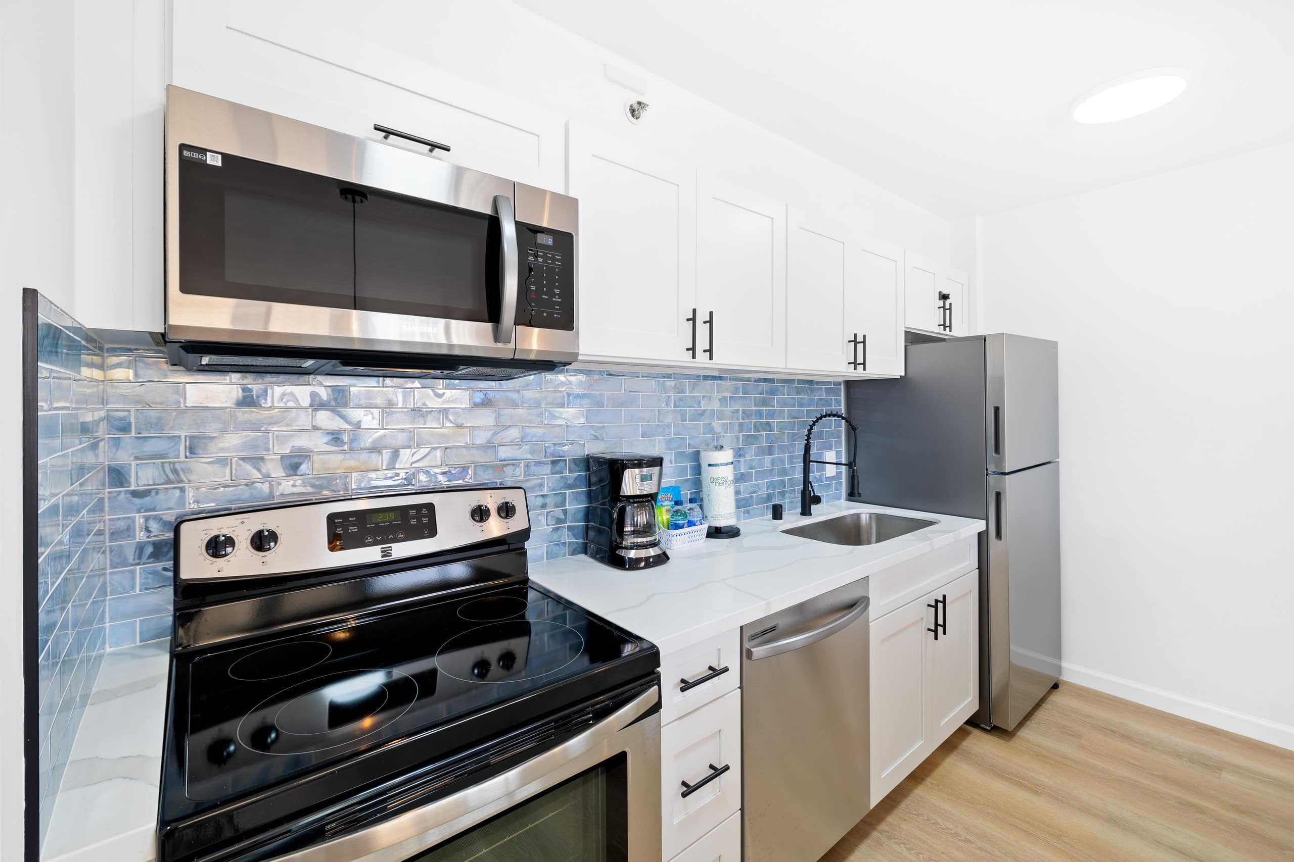 Condo in Honolulu · ★4.88 · 1 bedroom · 3 beds · 1 private bath - Image 6