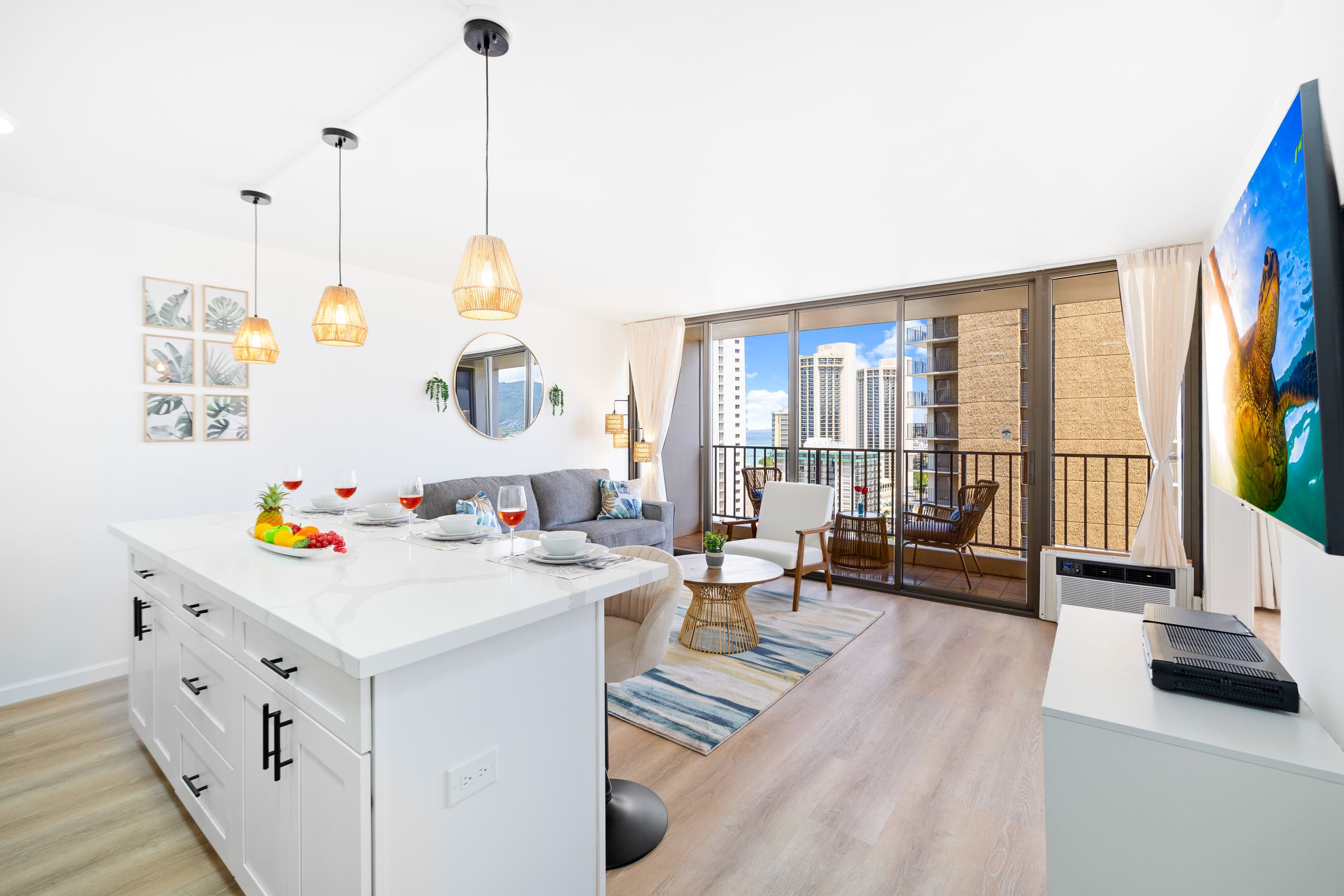 Condo in Honolulu · ★4.88 · 1 bedroom · 3 beds · 1 private bath - Image 5