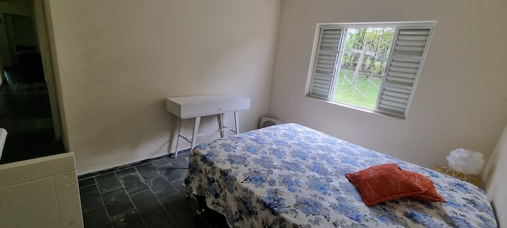 Спалня  4 ( самостоятелна) с голямо двойно легло и 1 мини легло