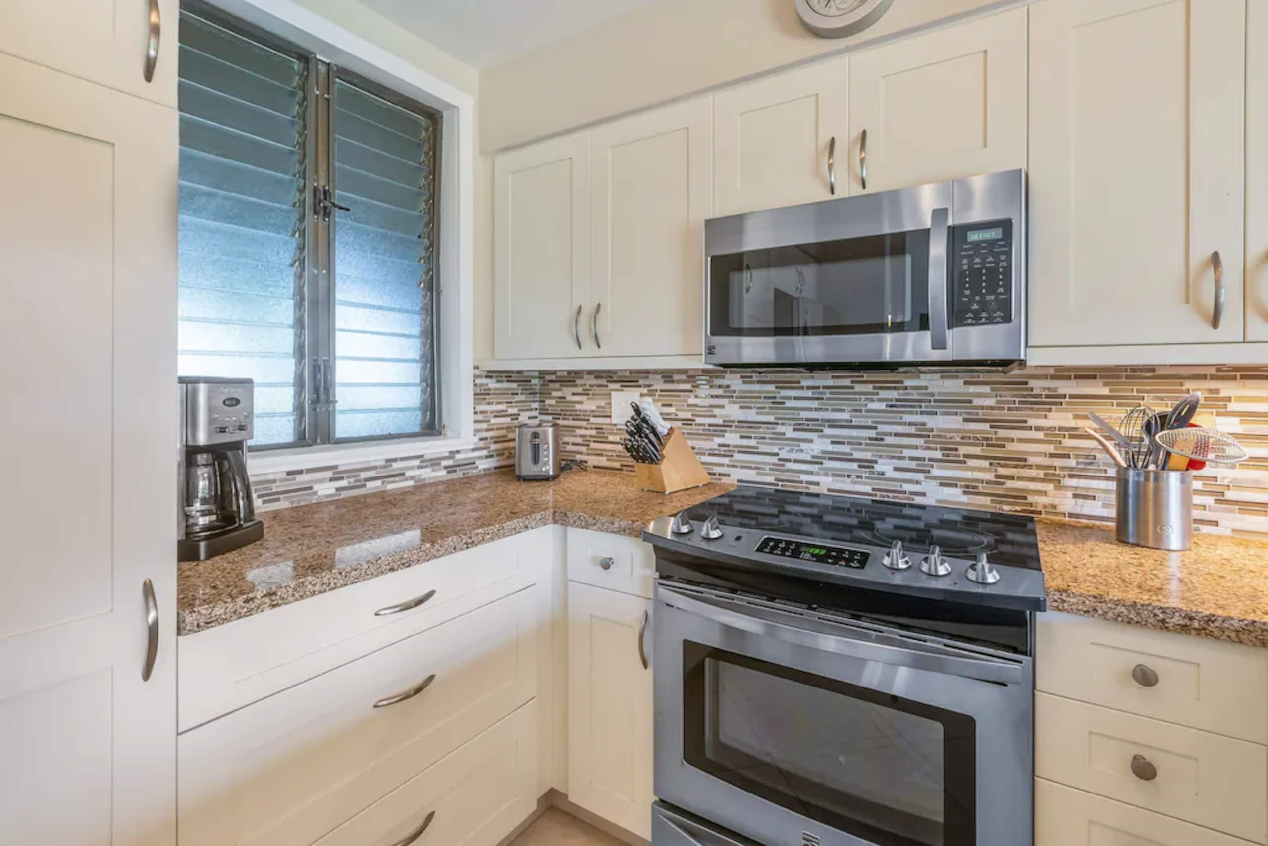Condo in Kapaa · ★5.0 · 1 bedroom · 2 beds · 1.5 baths - Image 9