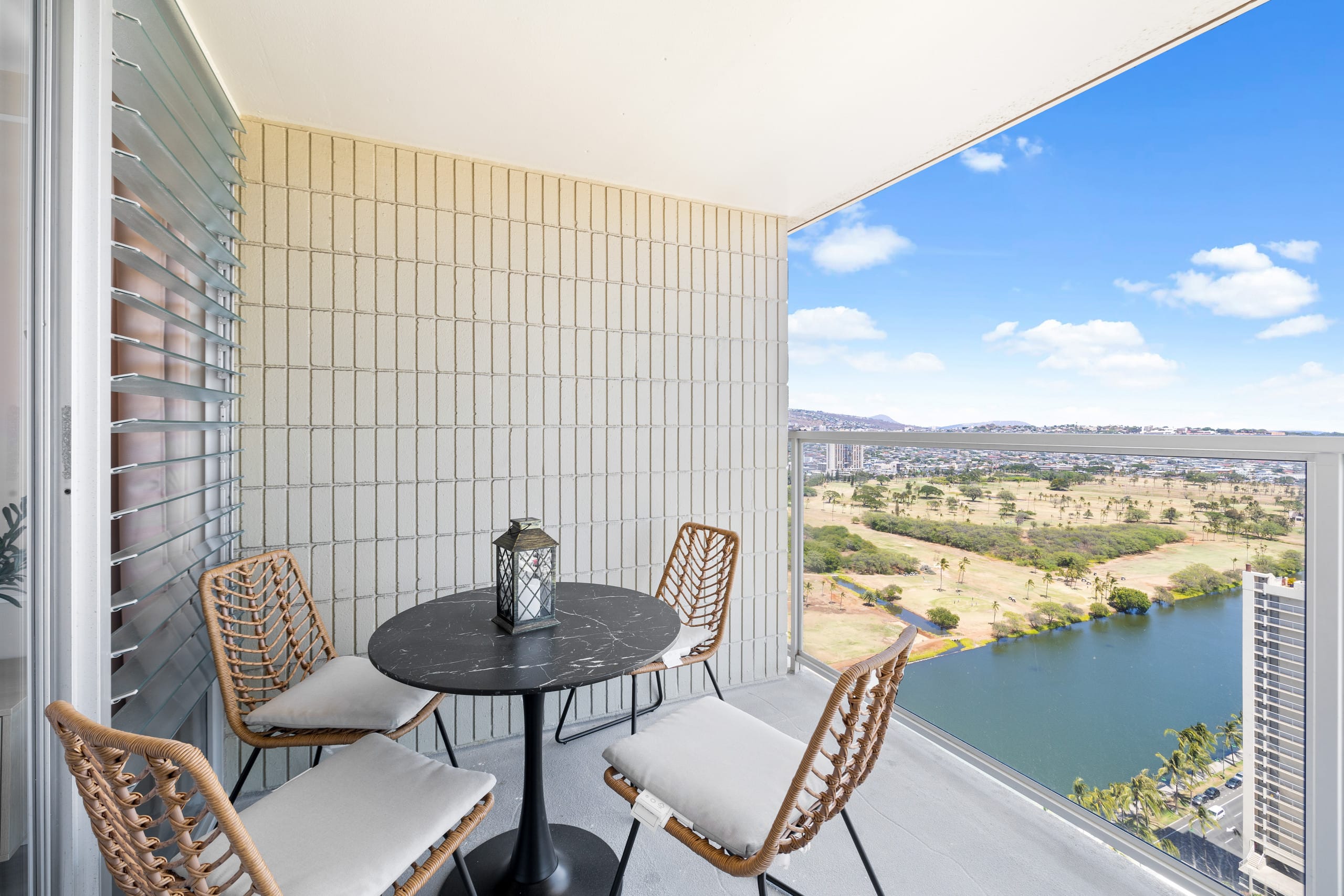 Condo in Honolulu · ★4.88 · 1 bedroom · 2 beds · 1 bath - Image 17
