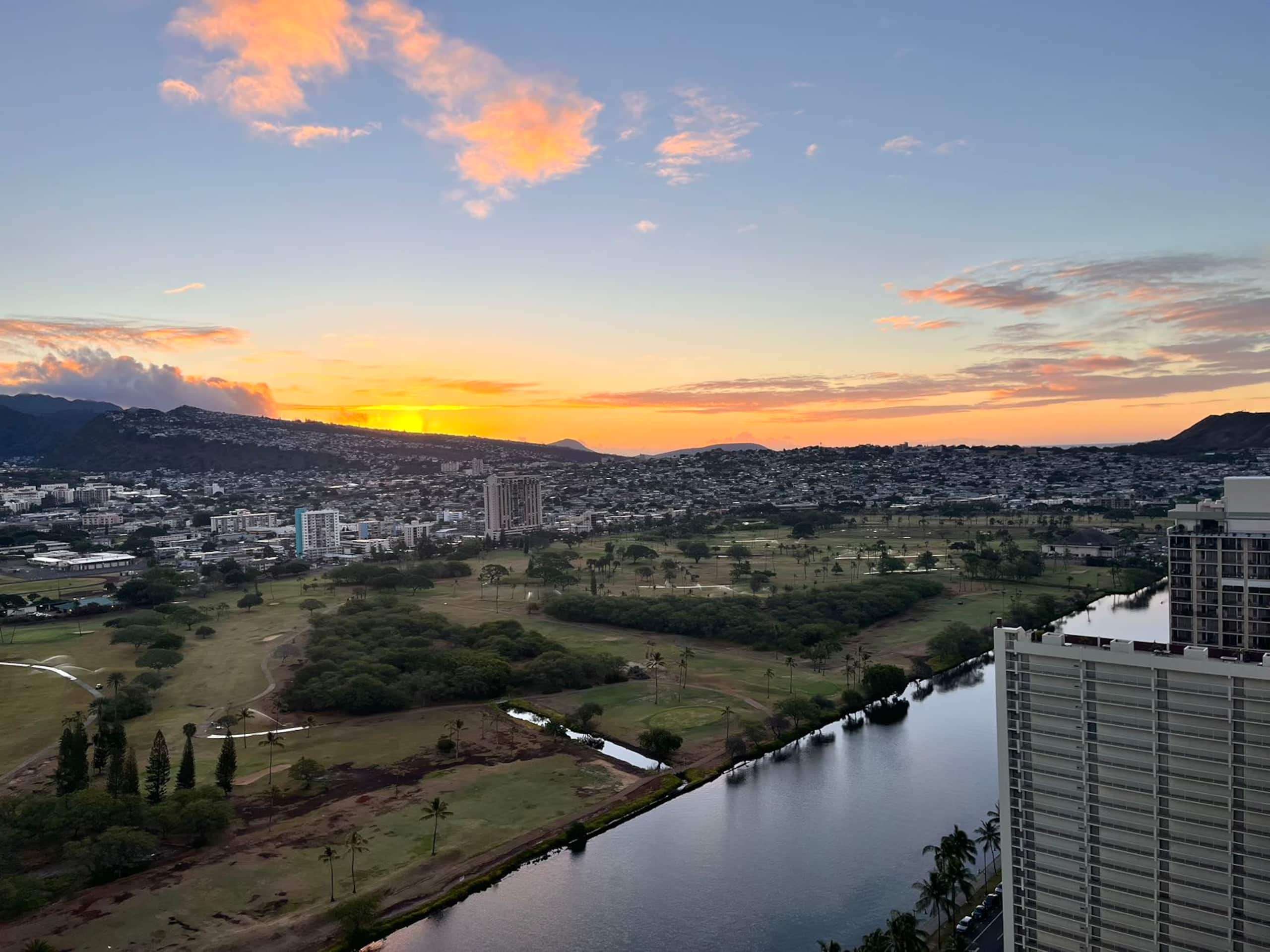 Condo in Honolulu · ★4.88 · 1 bedroom · 2 beds · 1 bath - Image 30