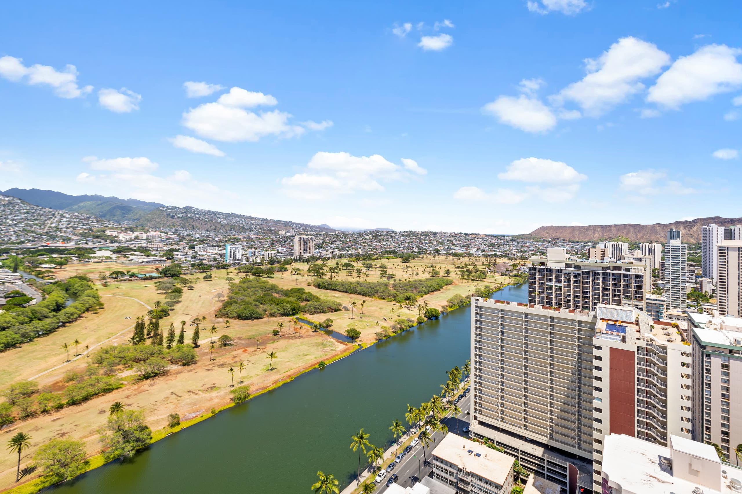 Condo in Honolulu · ★4.88 · 1 bedroom · 2 beds · 1 bath - Image 29
