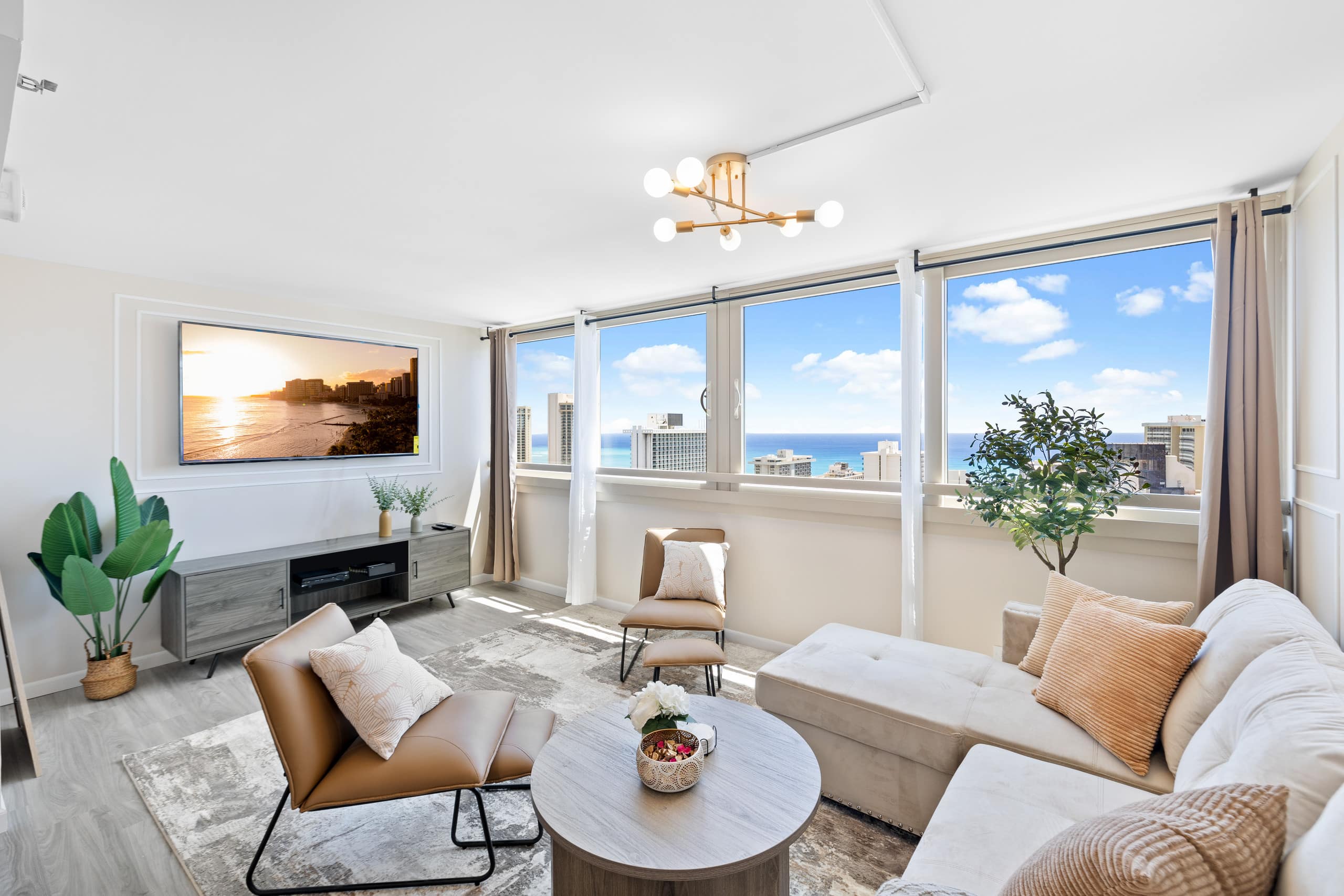 Condo in Honolulu · ★4.88 · 1 bedroom · 2 beds · 1 bath - Image 5