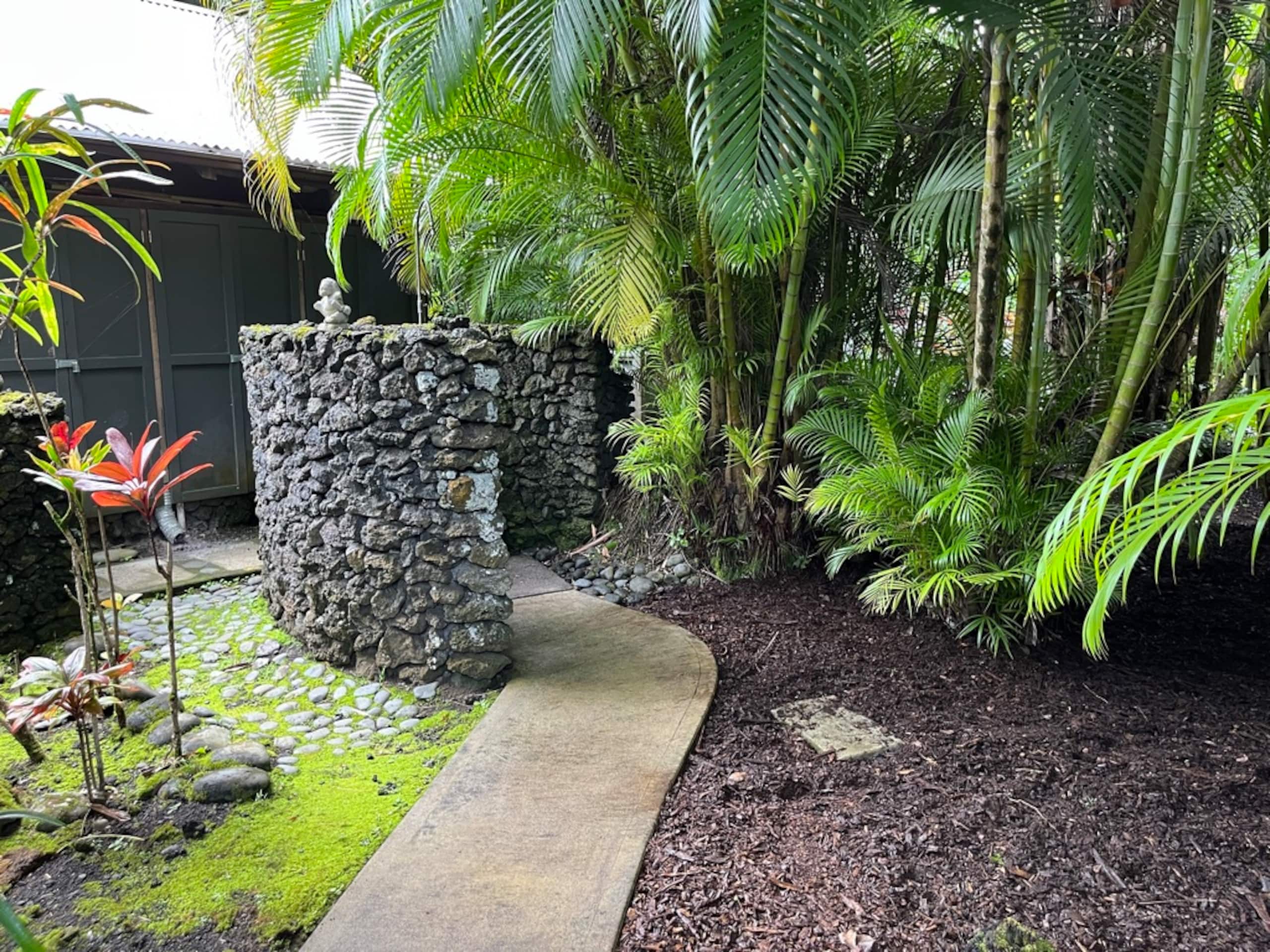 Home in Hana · ★4.98 · 2 bedrooms · 3 beds · 1.5 baths - Photo 37