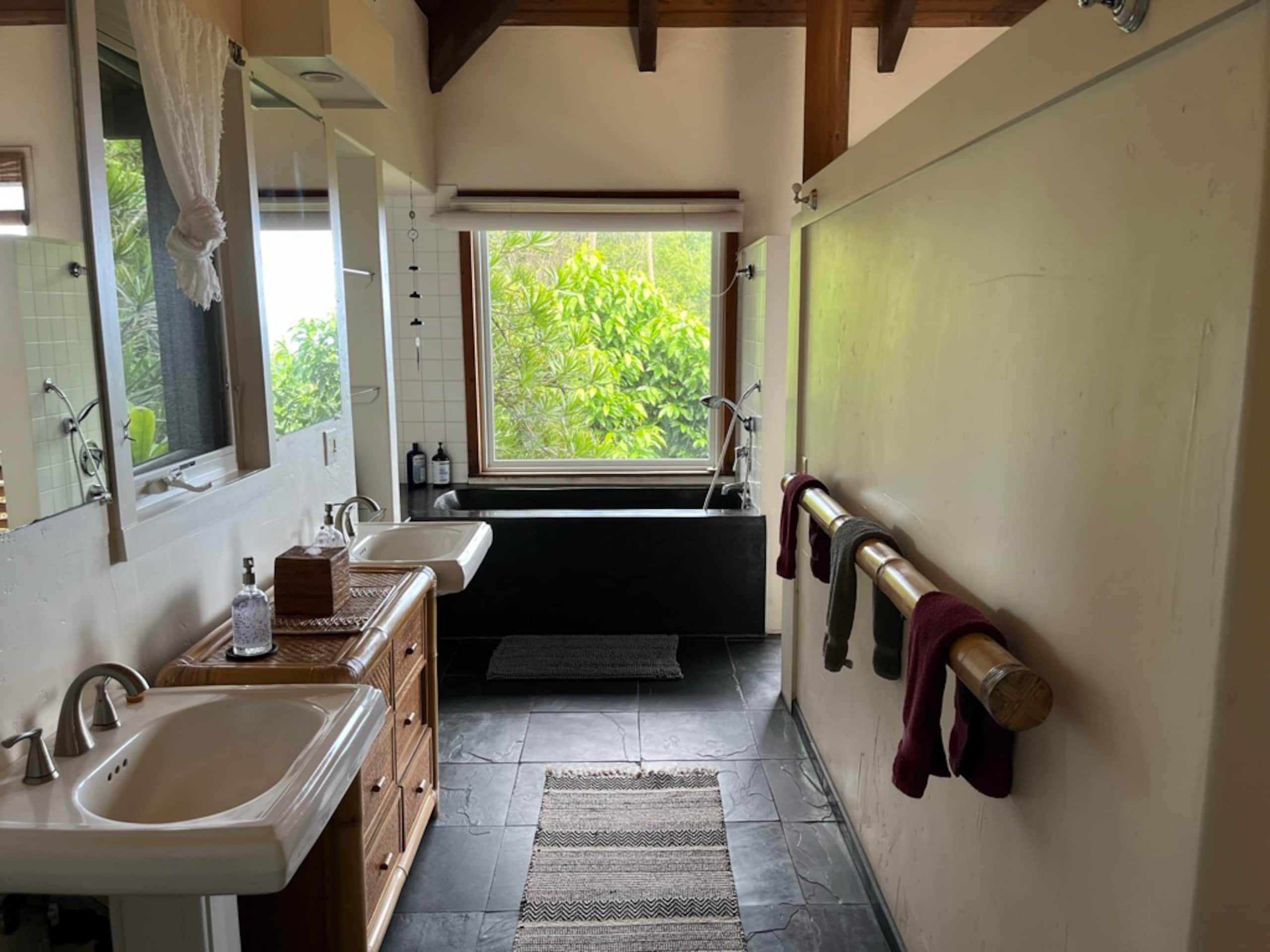 Home in Hana · ★4.98 · 2 bedrooms · 3 beds · 1.5 baths - Photo 26