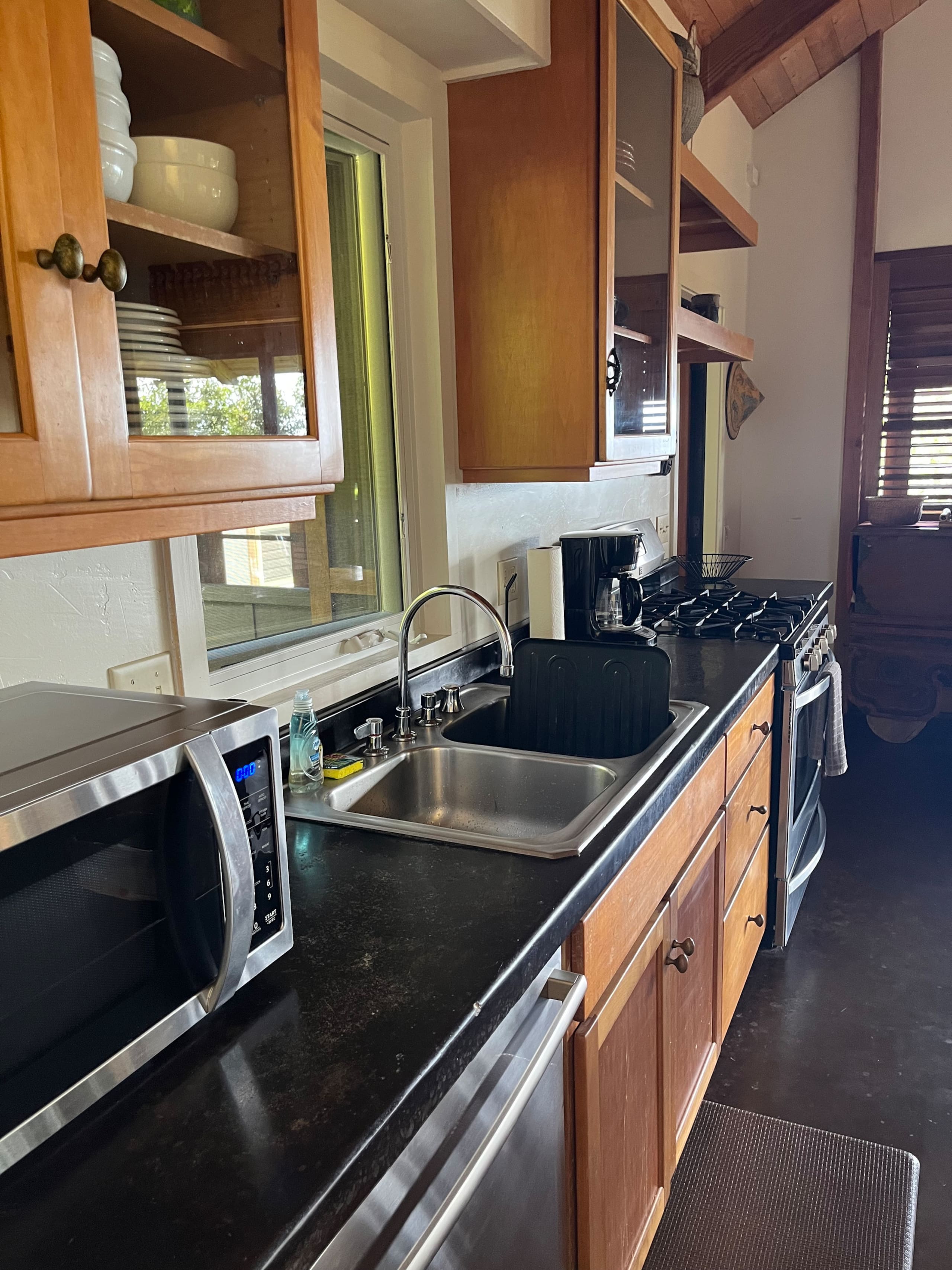 Home in Hana · ★4.98 · 2 bedrooms · 3 beds · 1.5 baths - Photo 18