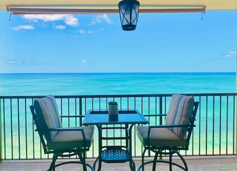 Ocean Front Retreat. Private Beach. Pool. HotTub