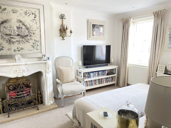 Boutique Apartment Lymington Centre /Parking X 2 Flats for Rent in Hampshire, England, United