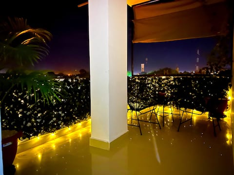 4.- 3-bedroom apartment with terrace and air conditioning.