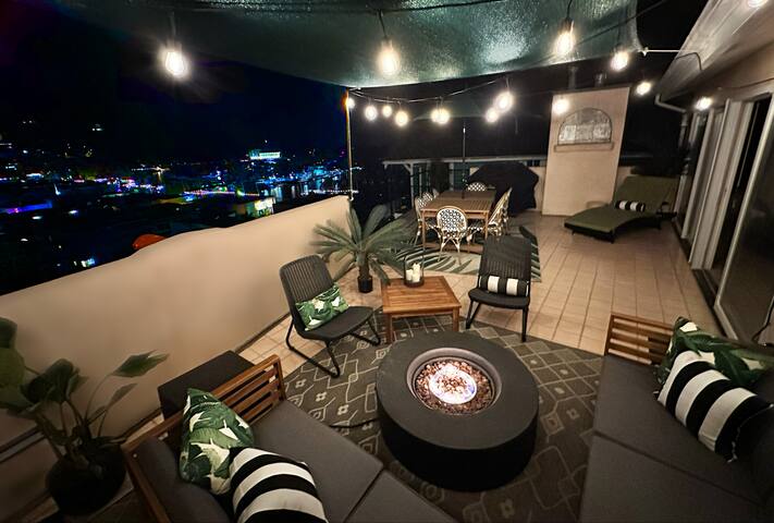 Sunset Terrace | Catalina Dreamin’ gallery image 5