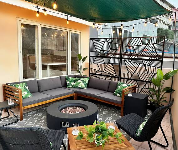 Sunset Terrace | Catalina Dreamin’ gallery image 3