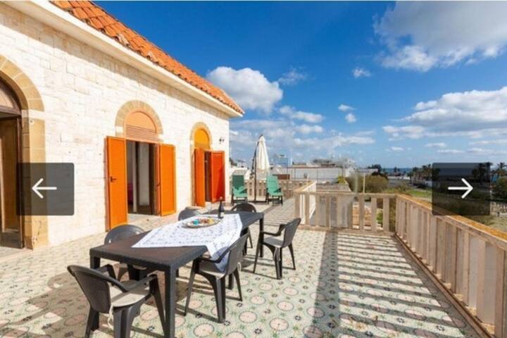 Villa Lucia, una casa sul mare.