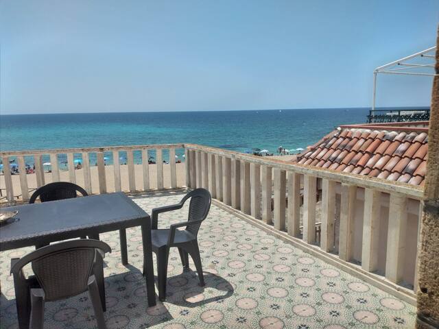 Villa Lucia, una casa sul mare. gallery image 2