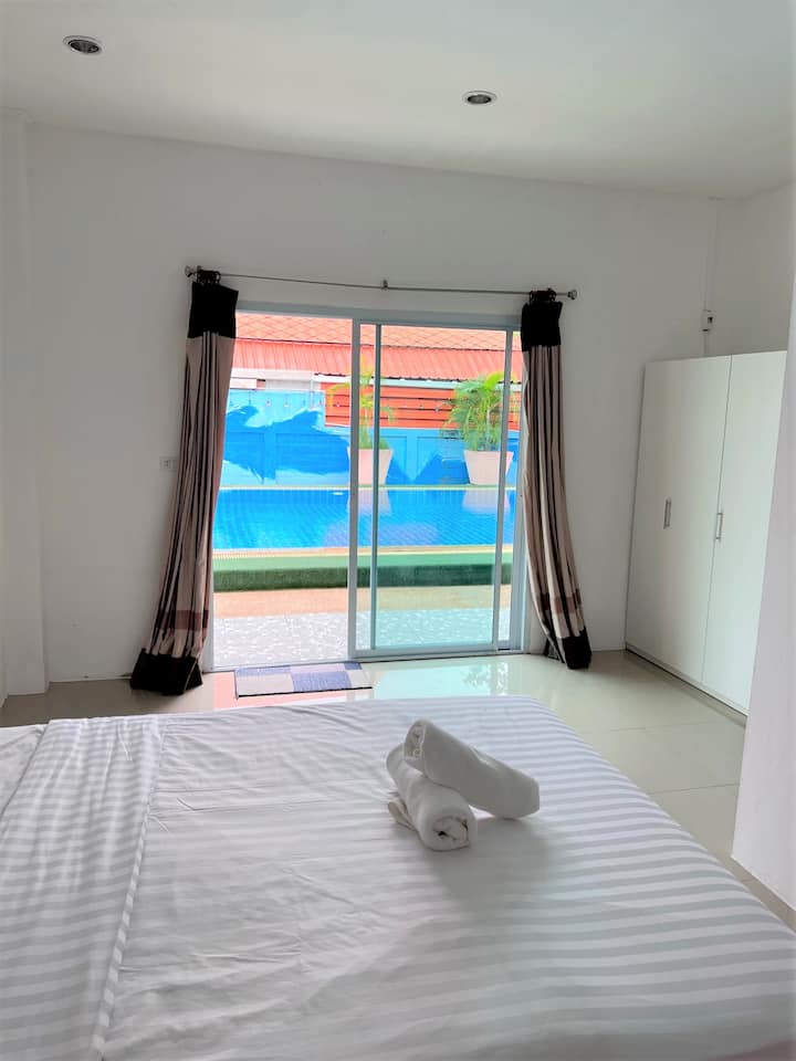 Спалня с изглед към басейна - 5 - та спалня