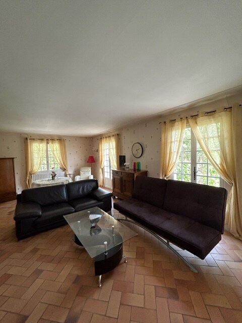 Propriété Airbnb réussie: Dar Salammbo - Spacious House à Auxerre