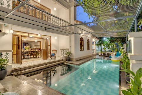 Amrapali: 7BHK Pvt Pool Villa / Genset / Candolim