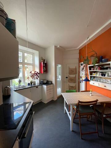 Stor lejelighed i indre by gallery image 2