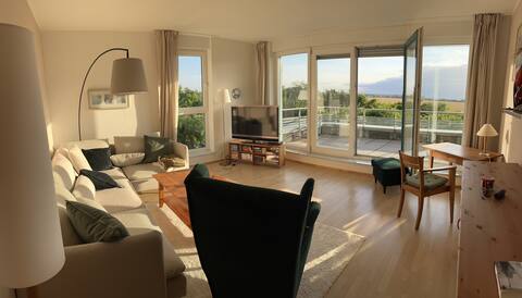 Apartment with sea views