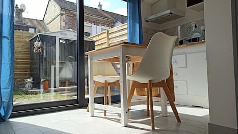 Entire and private cottage, 600 m from the train station