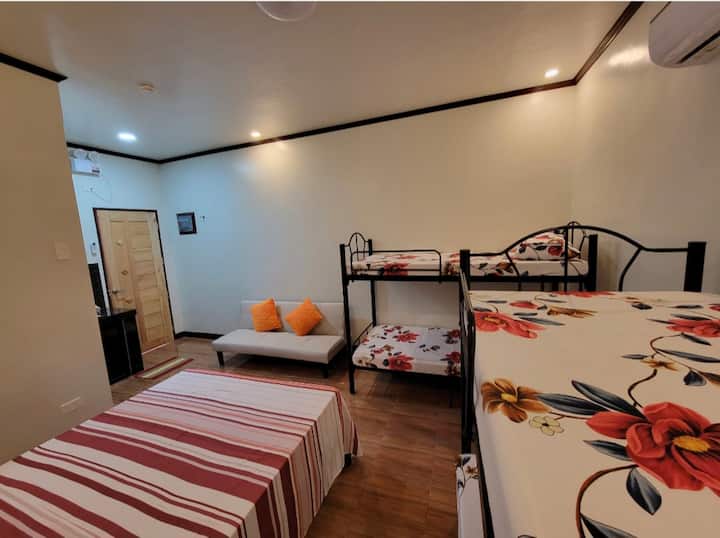 Private 5-room Wing In Farm Resort W/ Pool Access - Tiaong