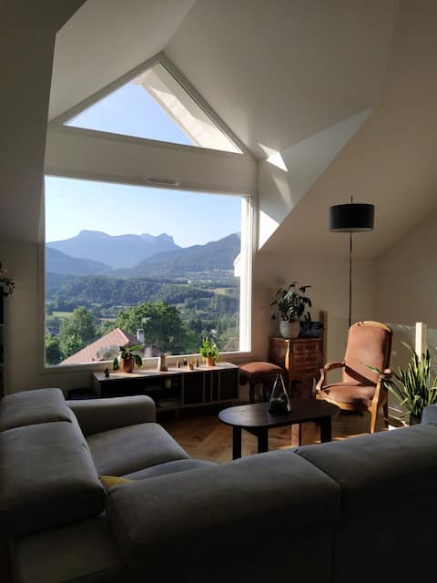 House with stunning mountain views