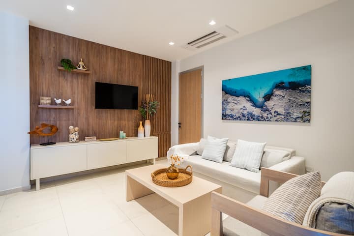 Luxurious Condo 2br/2bth Private Balcony/3rd Floor - Aruba