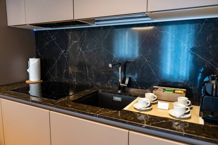 Bright 3 Bedrooms 3 Bathrooms – 8 Guests – Duomo gallery image 5