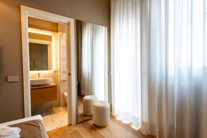 Bright 3 Bedrooms 3 Bathrooms – 8 Guests – Duomo gallery image 4