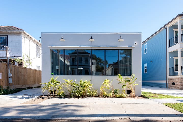 Pet-Friendly Converted Warehouse w/ Outdoor Oasis