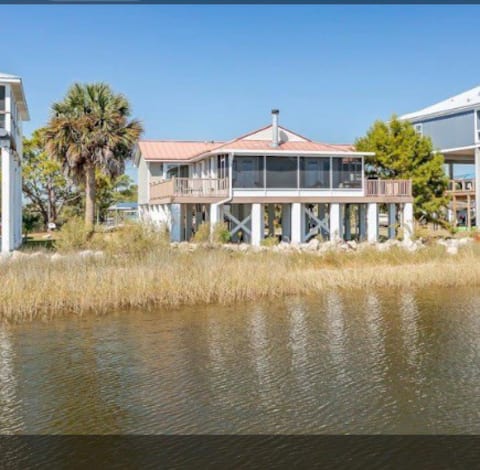 Fisherman’s Oceanfront Dream Home w/Dock & Kayaks