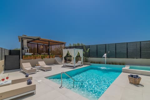Fratelli Villa, with Heated Pool & Spa Whirlpool