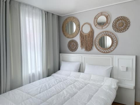 2 min Walk Jichuk Station · 30 min to Myeongdong