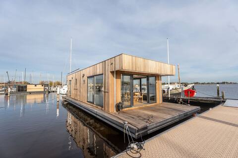 Surla Houseboat with tender