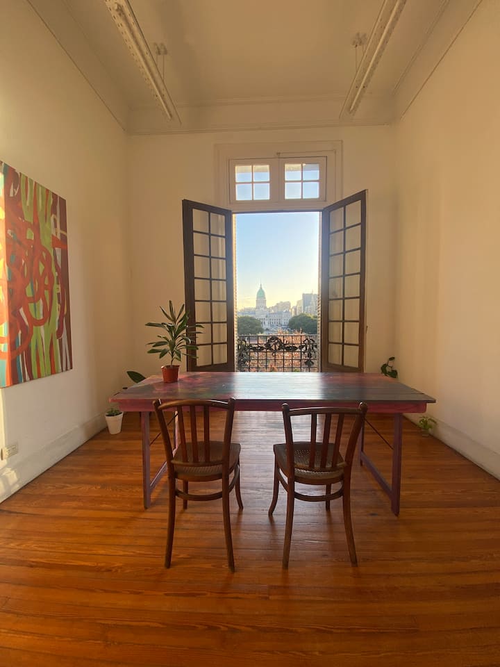 One-bedroom apartment in Monserrat with private balcony