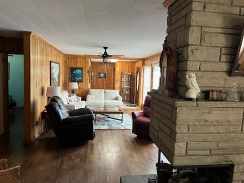 Popular Airbnb listing: Deerfield Estate in Boone
