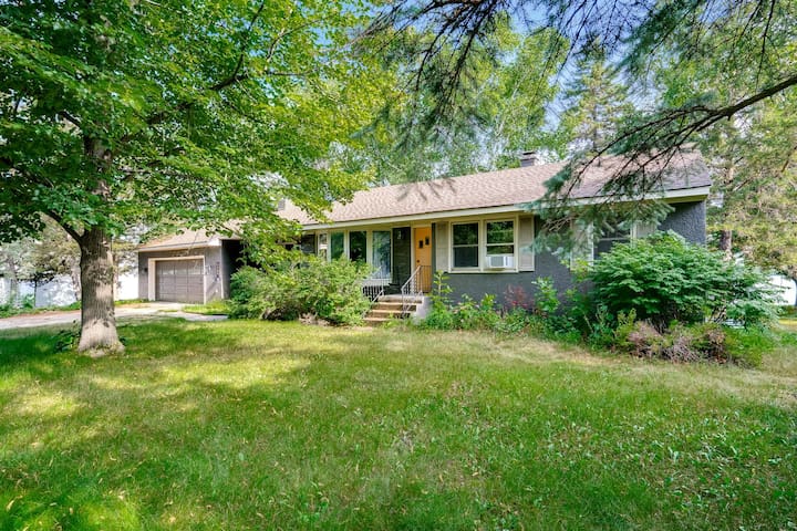 Midcentury Lake Home!