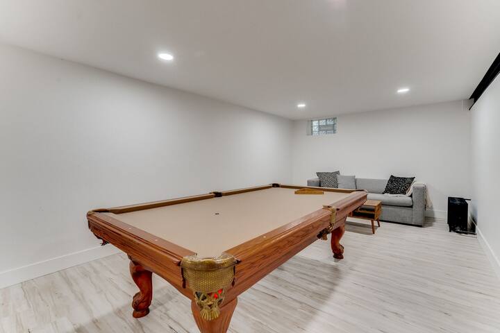 Midcentury Lake Home! gallery image 4