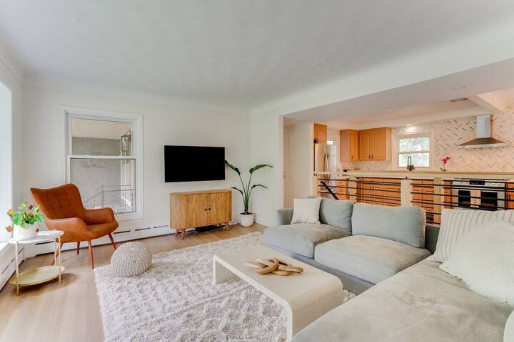 Midcentury Lake Home! gallery image 2