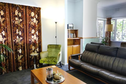 Popular Airbnb listing: Nostalgic Mid-Century Adelaide Hills Cottage in Adelaide Hills Council