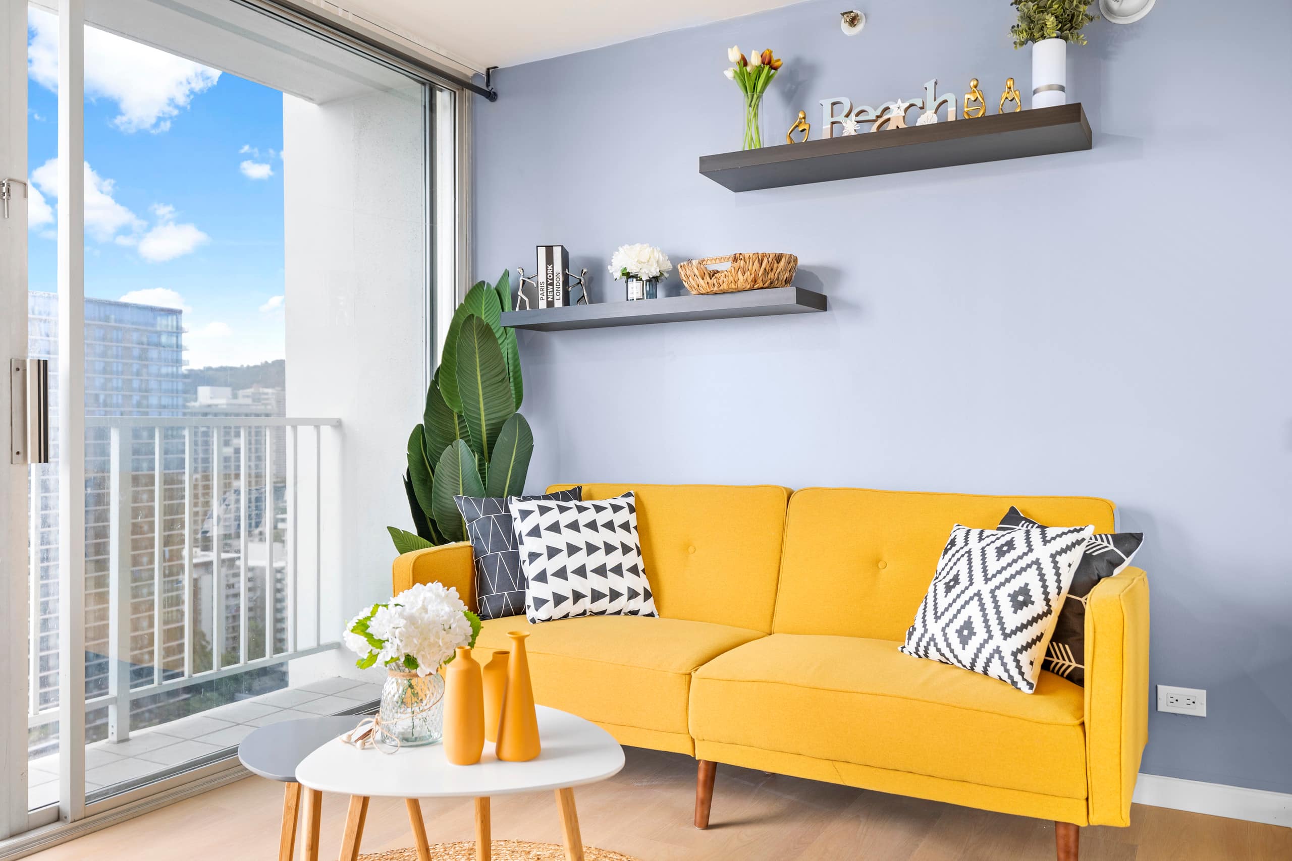 Condo in Honolulu · ★4.92 · Studio · 1 bed · 1 private bath - Image 3