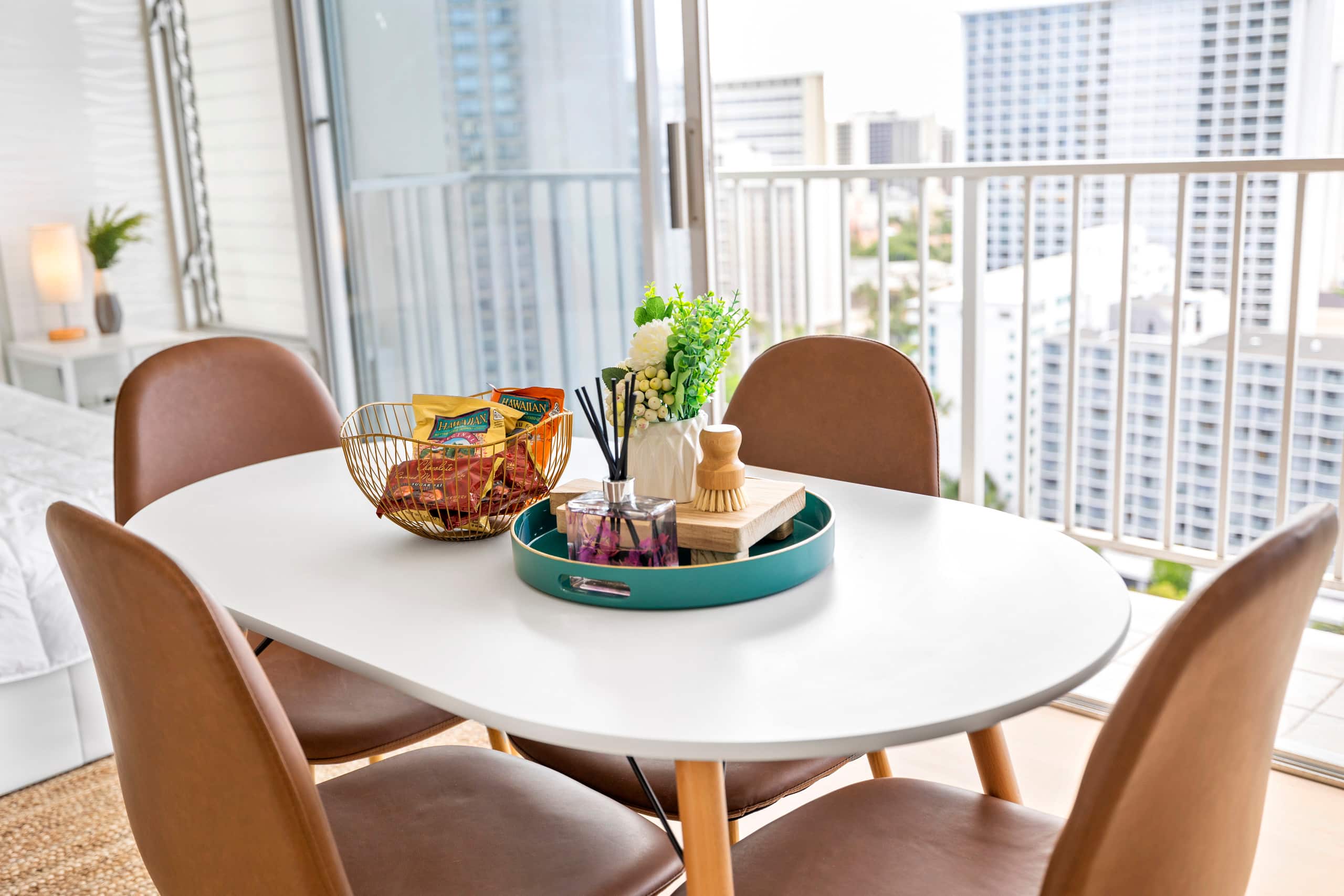 Condo in Honolulu · ★4.92 · Studio · 1 bed · 1 private bath - Image 6