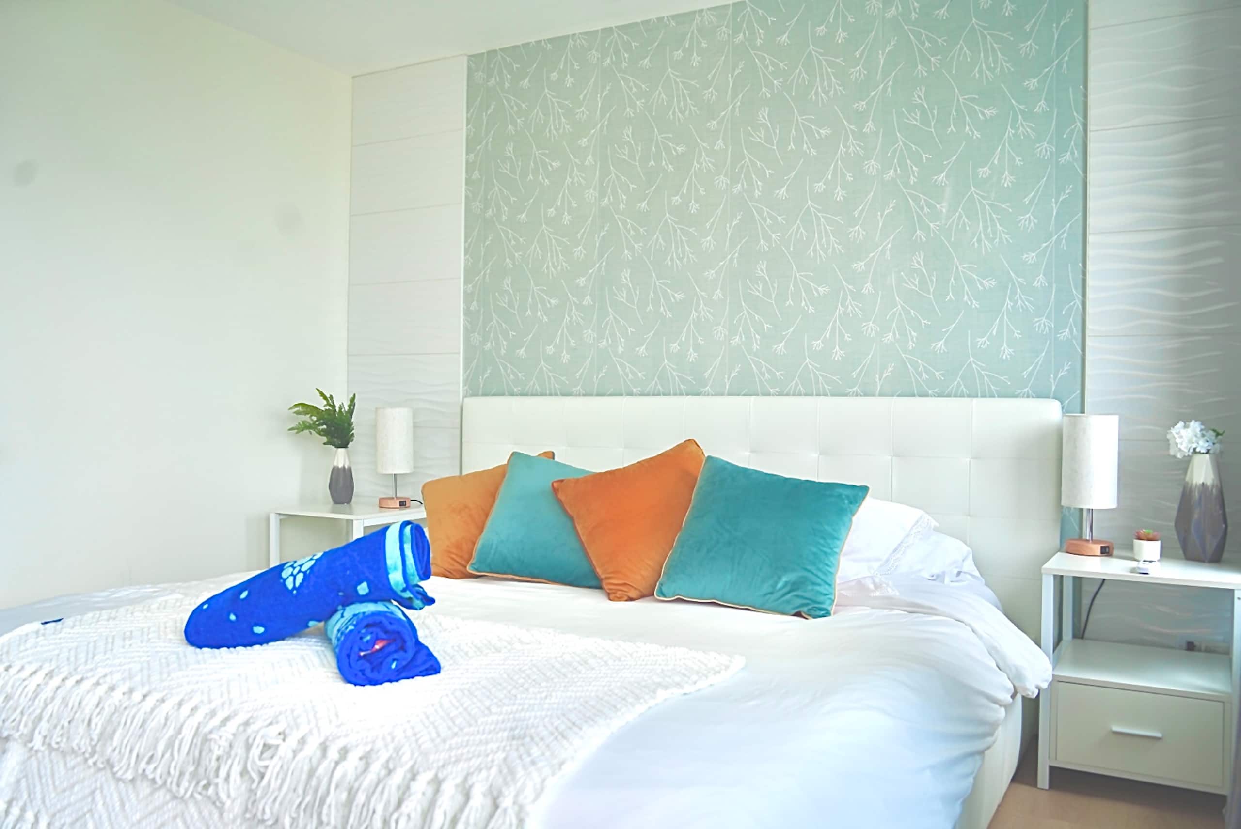 Condo in Honolulu · ★4.92 · Studio · 1 bed · 1 private bath - Image 9