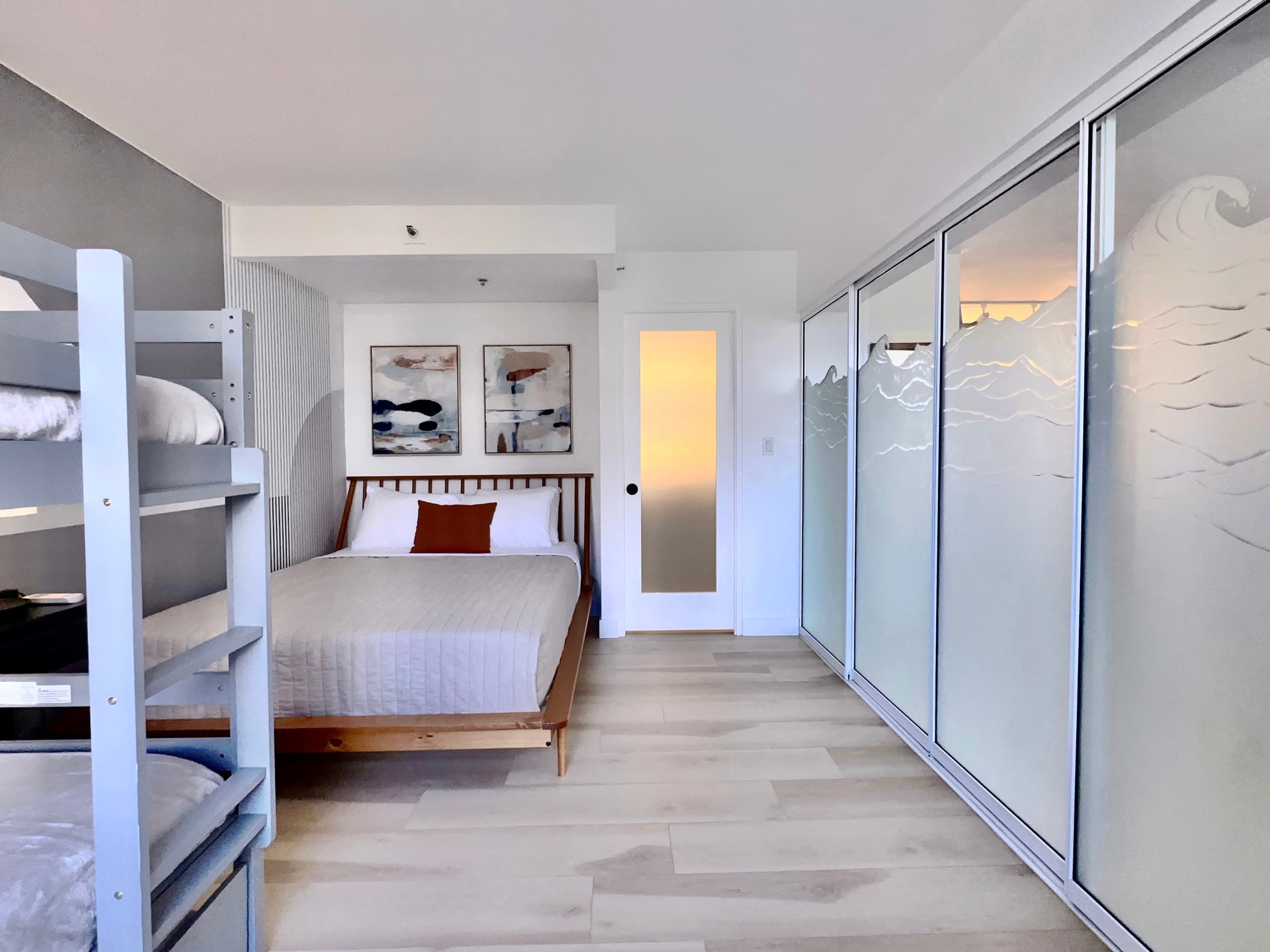 Cozy Family/Group Vacation Home w/ Free Parking! - Image 42