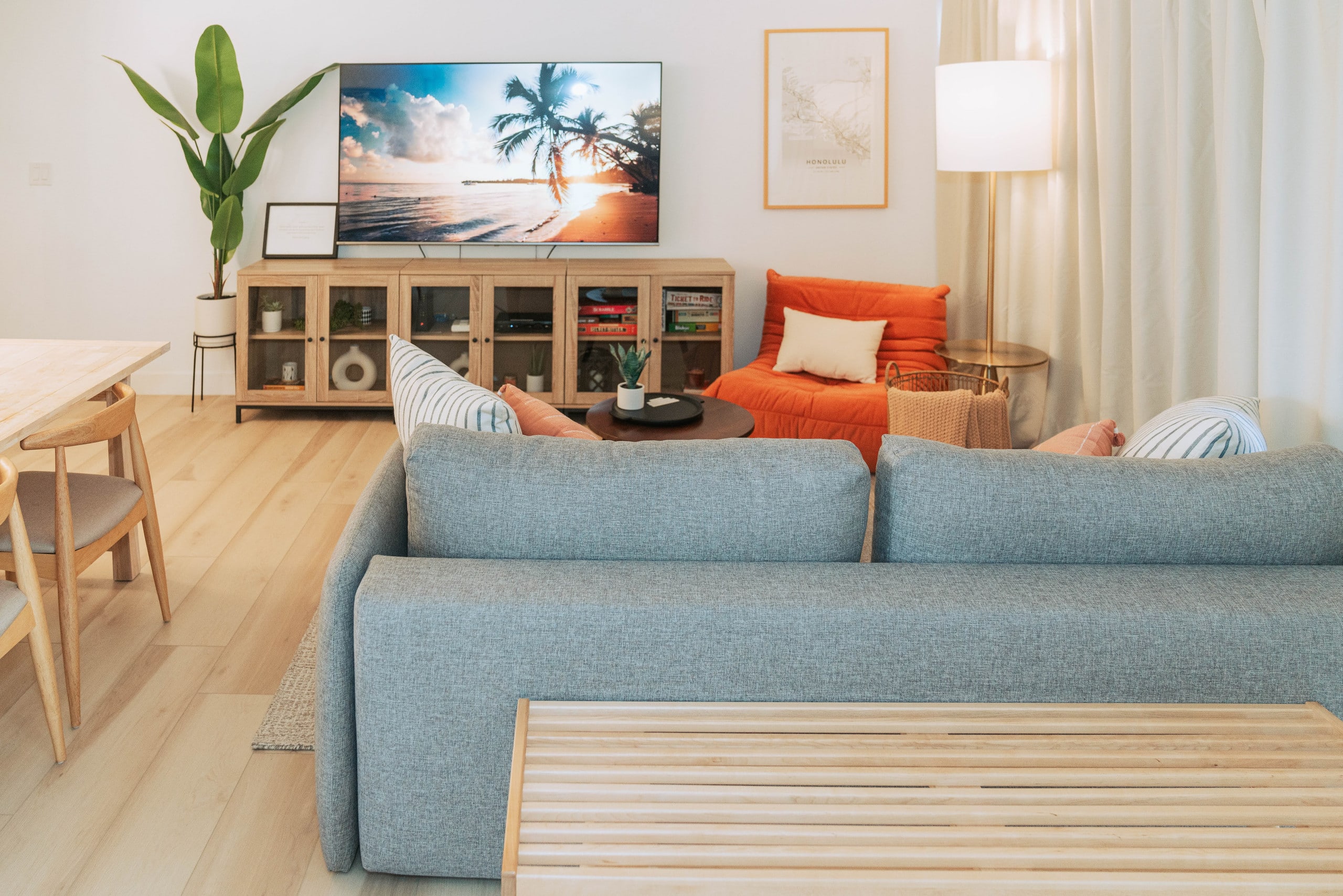 Cozy Family/Group Vacation Home w/ Free Parking! - Image 5