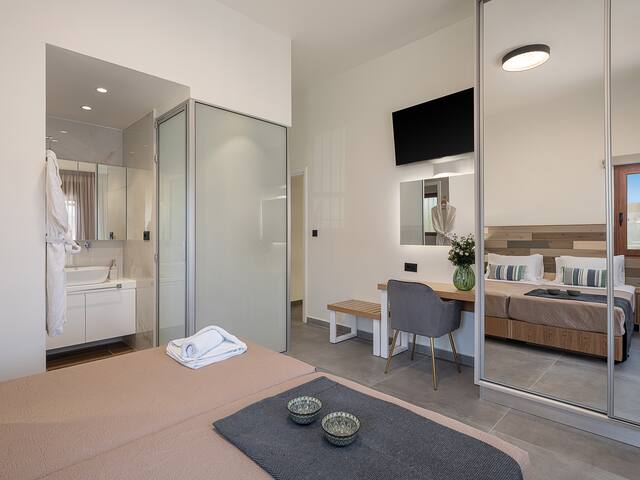 Elia Seaside Deluxe Apartment gallery image 3