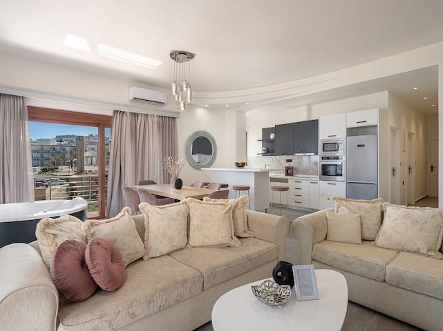 Elia Seaside Deluxe Apartment